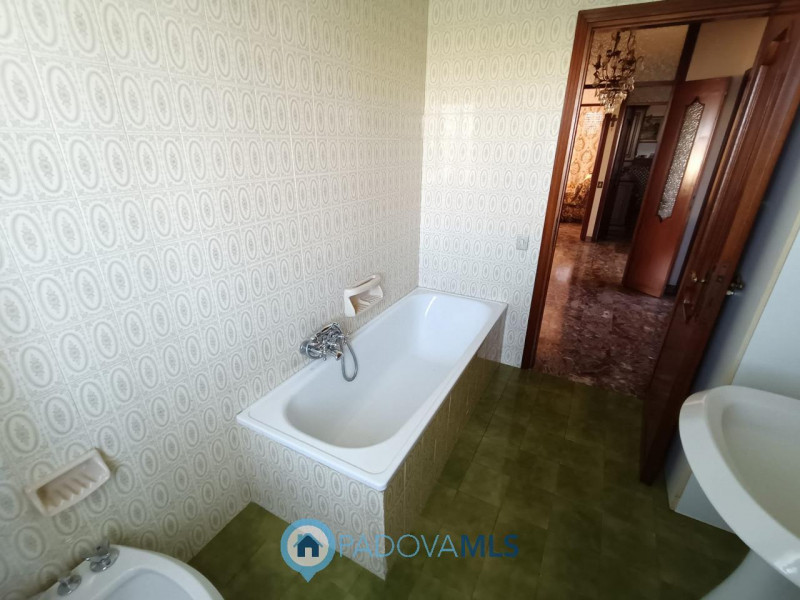 Immobile in esclusiva al Gruppo Padova MLS
Padova zoa crocefisso vicino a tutti i servizi princip...