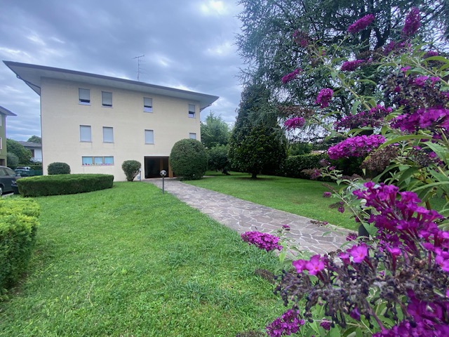 AFFITTASI SPAZIOSO E LUMINOSO APPARTAMENTO TRICAMERE A VILLAGGIO MONTEGRAPPA

APPARTAMENTO AL PRI...