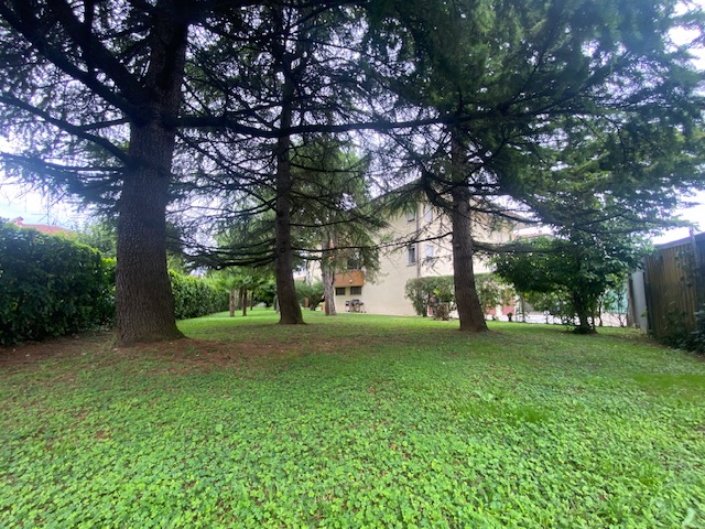 AFFITTASI SPAZIOSO E LUMINOSO APPARTAMENTO TRICAMERE A VILLAGGIO MONTEGRAPPA

APPARTAMENTO AL PRI...