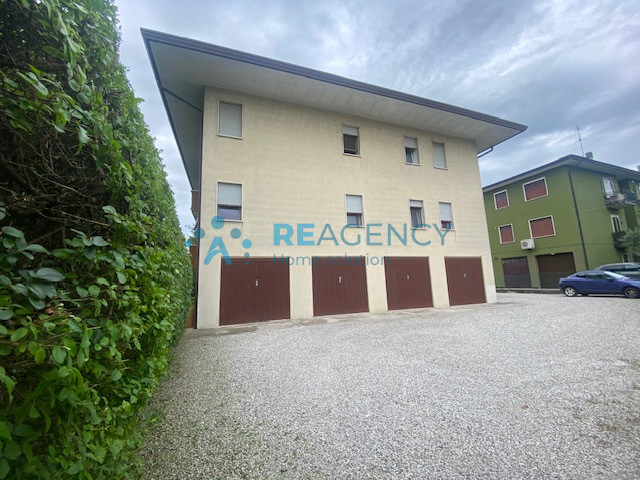 AFFITTASI SPAZIOSO E LUMINOSO APPARTAMENTO TRICAMERE A VILLAGGIO MONTEGRAPPA

APPARTAMENTO AL PRI...