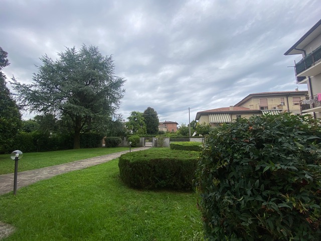 AFFITTASI SPAZIOSO E LUMINOSO APPARTAMENTO TRICAMERE A VILLAGGIO MONTEGRAPPA

APPARTAMENTO AL PRI...