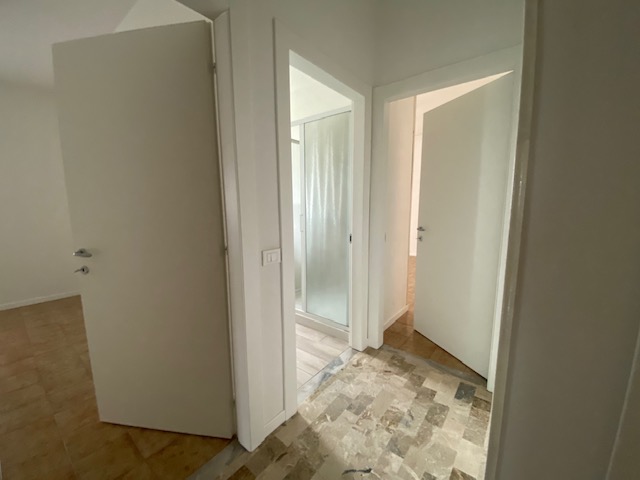 AFFITTASI SPAZIOSO E LUMINOSO APPARTAMENTO TRICAMERE A VILLAGGIO MONTEGRAPPA

APPARTAMENTO AL PRI...