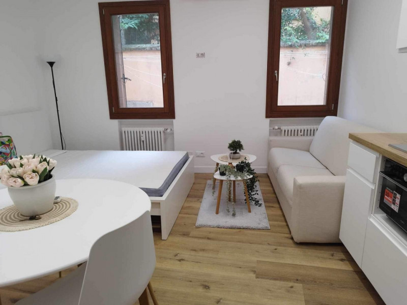 PADOVA: CLASSE ENERGETICA E EPgl,nren 192,09 KWh/mq anno 
Proponiamo monolocale al piano terra co...