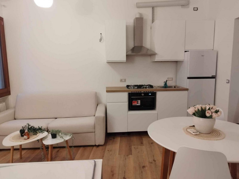 PADOVA: CLASSE ENERGETICA E EPgl,nren 192,09 KWh/mq anno 
Proponiamo monolocale al piano terra co...