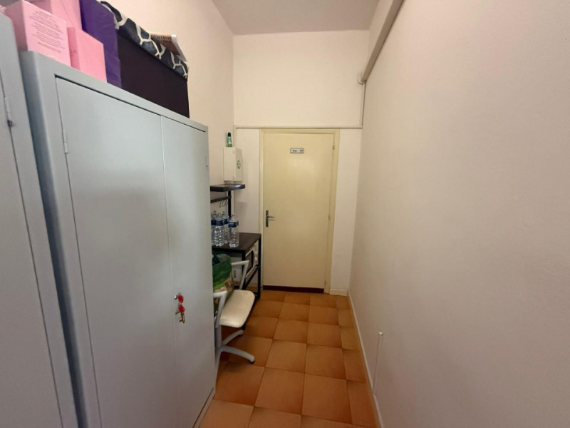 Nel cuore di Torreglia, lungo la via principale e in posizione di forte passaggio, proponiamo in ...