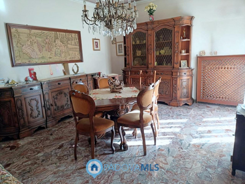 Immobile in esclusiva al Gruppo Padova MLS

Padova zona Crocefisso vicino a tutti i servizi princ...