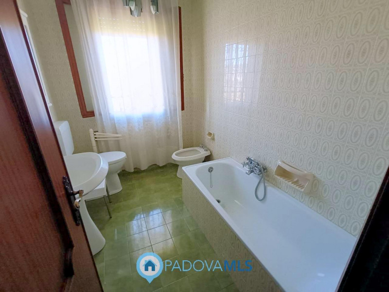 Immobile in esclusiva al Gruppo Padova MLS

Padova zona Crocefisso vicino a tutti i servizi princ...