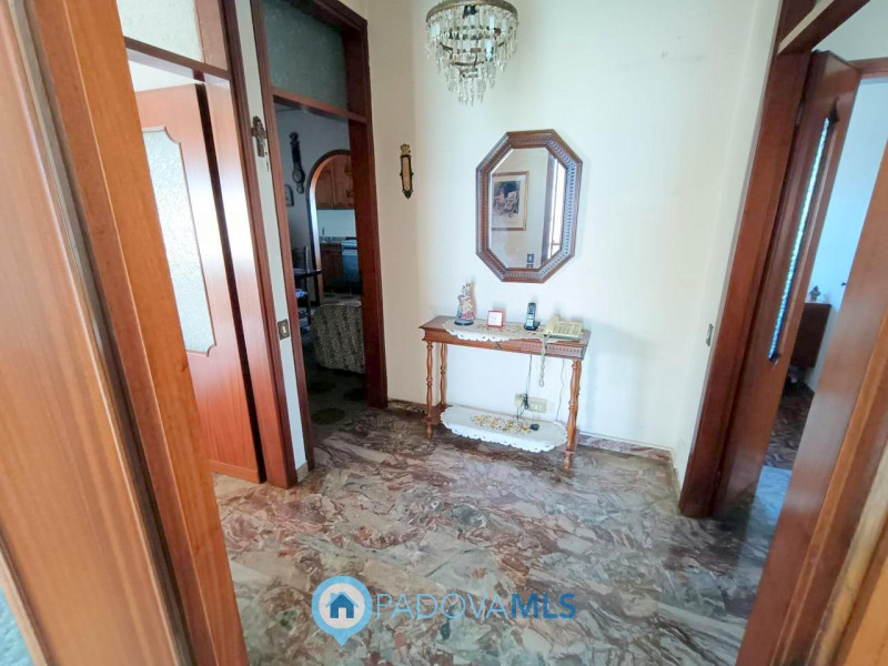 Immobile in esclusiva al Gruppo Padova MLS

Padova zona Crocefisso vicino a tutti i servizi princ...