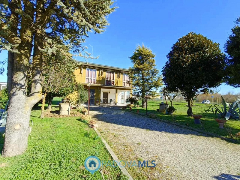 Immobile in esclusiva al Gruppo Padova MLS

Padova zona Crocefisso vicino a tutti i servizi princ...