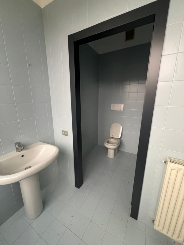 SCHIO - Ufficio sito al secondo piano 90.000€

UNICA Immobiliare Via Prà Bordoni 46, Zanè (VI) 04...