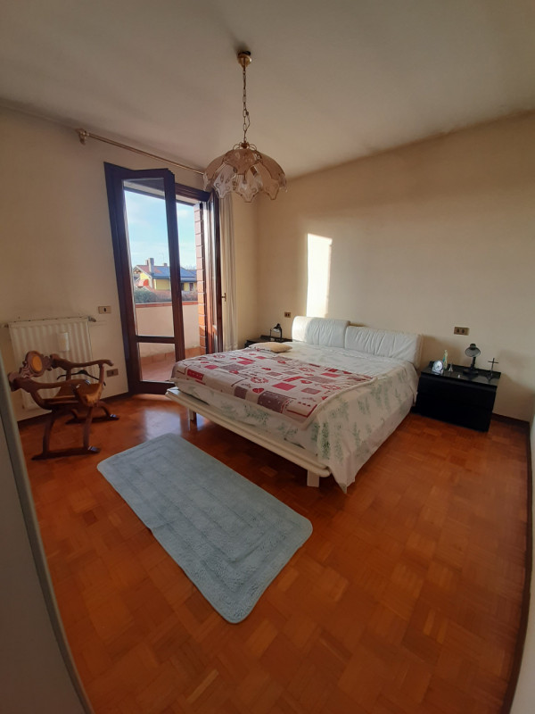 Nel quartiere piu' bello di Vigonza, proponiamo ottima soluzione abitativa della fine degli anni ...