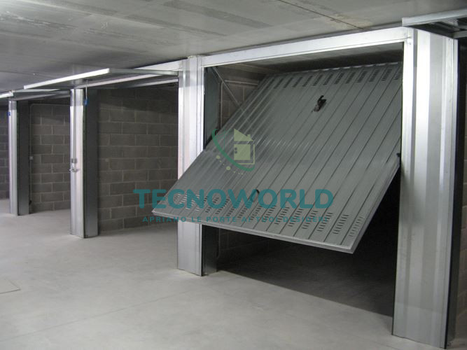 Situato nel centro di Thiene, proponiamo in vendita un garage doppio di 30 metri quadri.

Il gara...