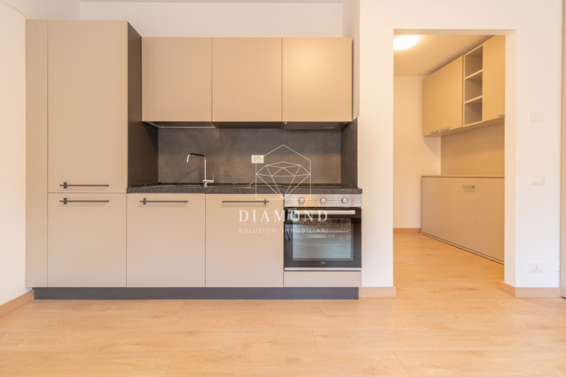 DISPONIBILE DA SUBITO.

Montebelluna: zona ospedale, monolocale di circa 30mq totali, su palazzin...