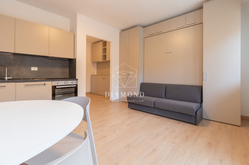 DISPONIBILE DA SUBITO.

Montebelluna: zona ospedale, monolocale di circa 30mq totali, su palazzin...