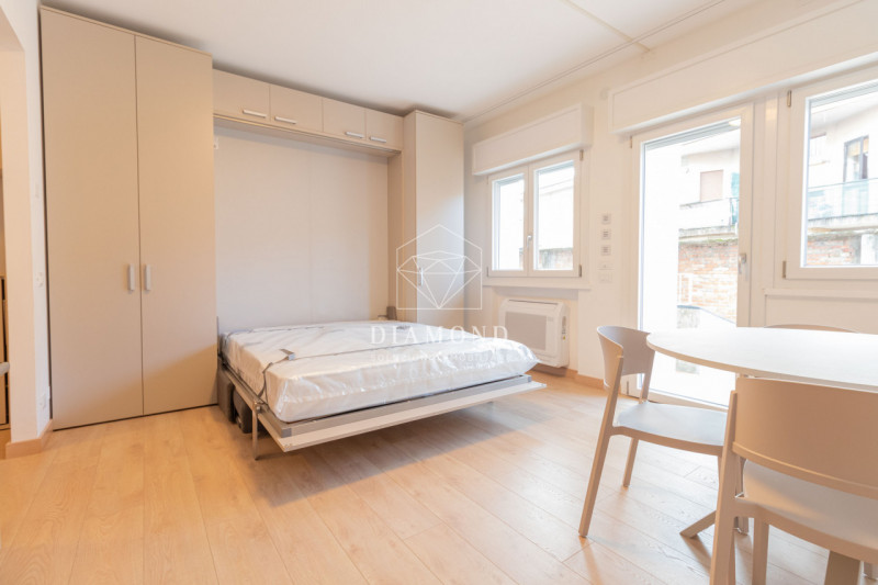 DISPONIBILE DA SUBITO.

Montebelluna: zona ospedale, monolocale di circa 30mq totali, su palazzin...