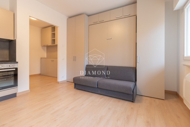 DISPONIBILE DA SUBITO.

Montebelluna: zona ospedale, monolocale di circa 30mq totali, su palazzin...