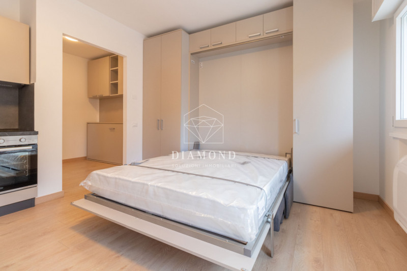 DISPONIBILE DA SUBITO.

Montebelluna: zona ospedale, monolocale di circa 30mq totali, su palazzin...