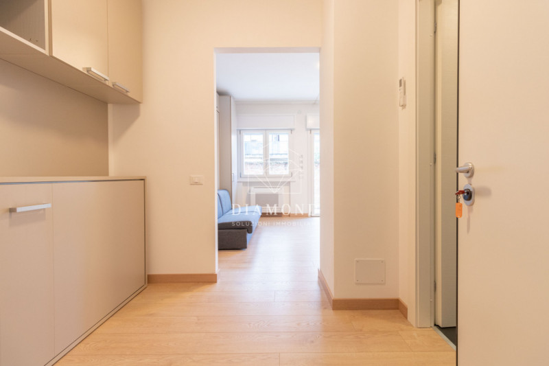 DISPONIBILE DA SUBITO.

Montebelluna: zona ospedale, monolocale di circa 30mq totali, su palazzin...