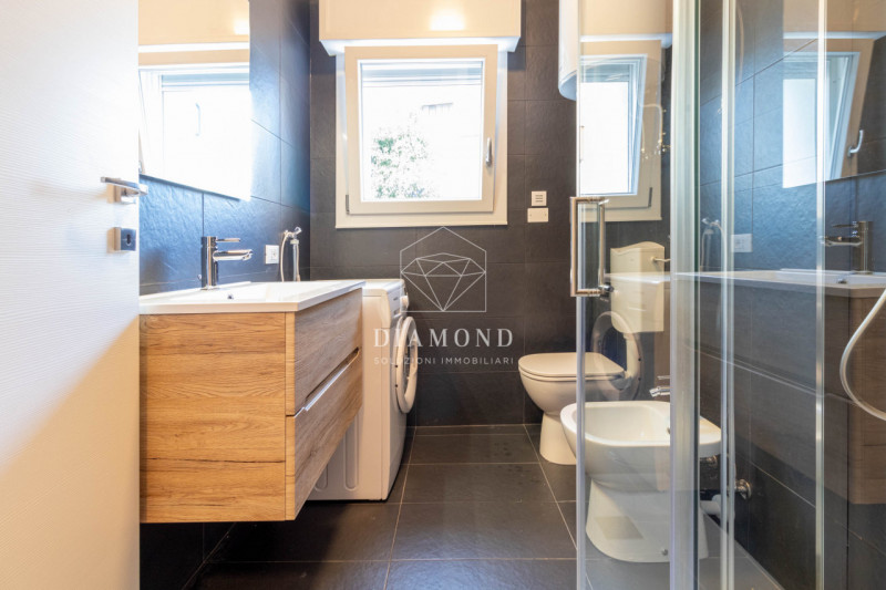 DISPONIBILE DA SUBITO.

Montebelluna: zona ospedale, monolocale di circa 30mq totali, su palazzin...