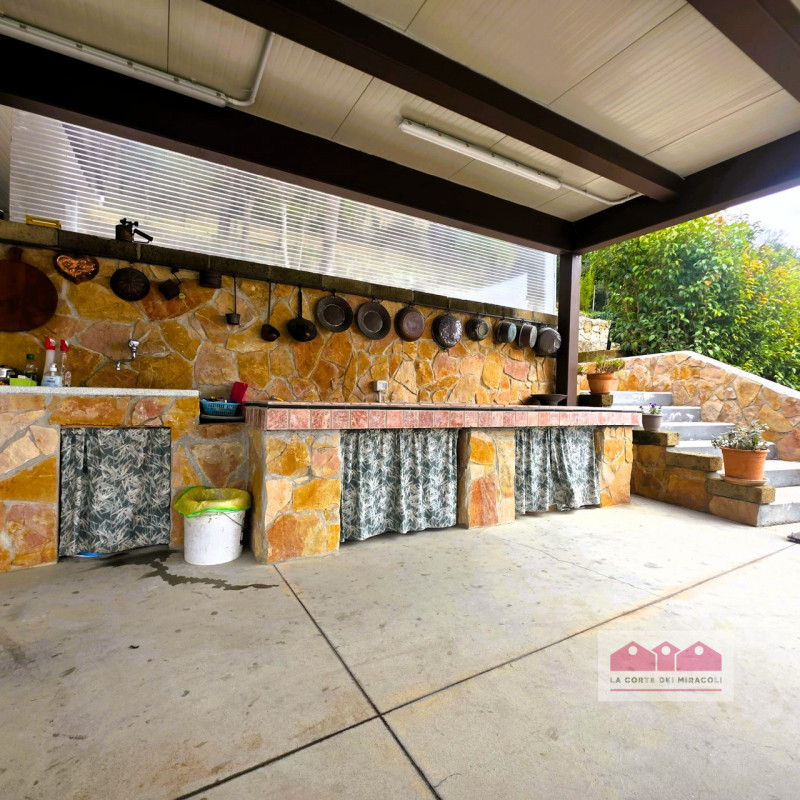 IN ESCLUSIVA A ORGIANO: SPAZIOSA BIFAMILIARE CON BELLISSIMA VISTA PANORAMICA, PERFETTA SIA PER UN...