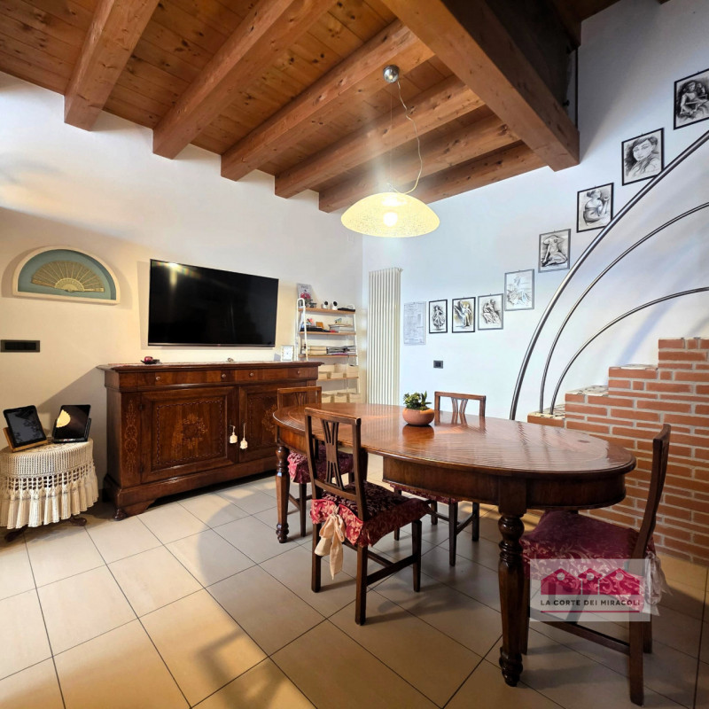 IN ESCLUSIVA A ORGIANO: SPAZIOSA BIFAMILIARE CON BELLISSIMA VISTA PANORAMICA, PERFETTA SIA PER UN...