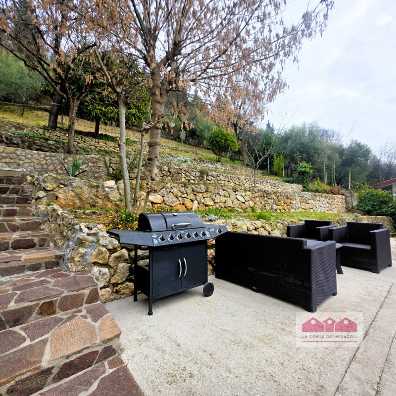 IN ESCLUSIVA A ORGIANO: SPAZIOSA BIFAMILIARE CON BELLISSIMA VISTA PANORAMICA, PERFETTA SIA PER UN...