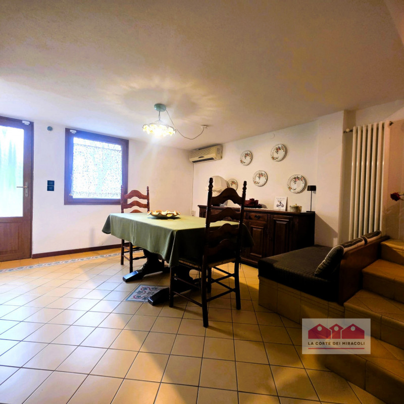 IN ESCLUSIVA A ORGIANO: SPAZIOSA BIFAMILIARE CON BELLISSIMA VISTA PANORAMICA, PERFETTA SIA PER UN...