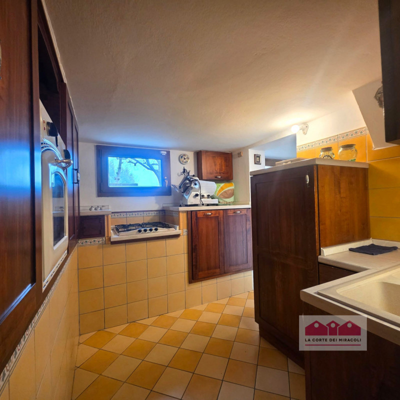 IN ESCLUSIVA A ORGIANO: SPAZIOSA BIFAMILIARE CON BELLISSIMA VISTA PANORAMICA, PERFETTA SIA PER UN...