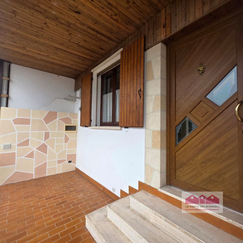 IN ESCLUSIVA A ORGIANO: SPAZIOSA BIFAMILIARE CON BELLISSIMA VISTA PANORAMICA, PERFETTA SIA PER UN...