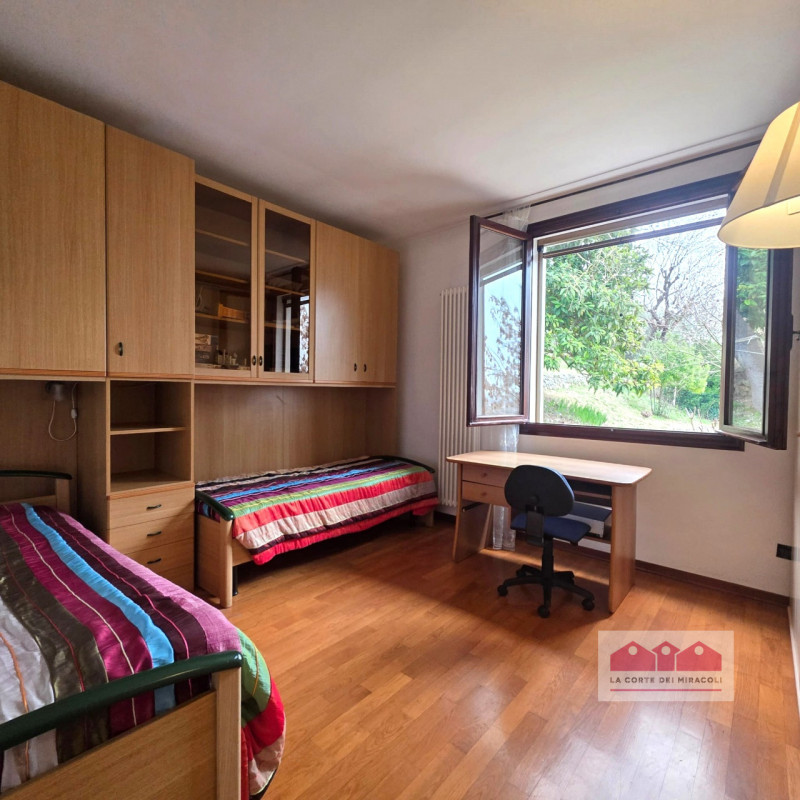 IN ESCLUSIVA A ORGIANO: SPAZIOSA BIFAMILIARE CON BELLISSIMA VISTA PANORAMICA, PERFETTA SIA PER UN...