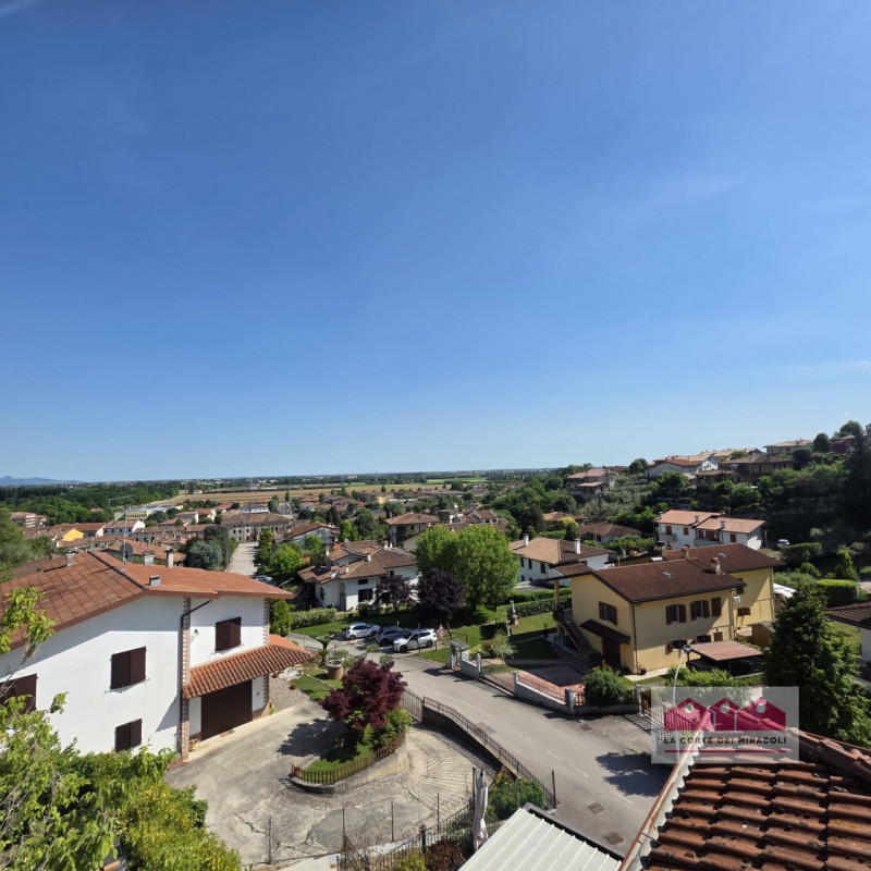 IN ESCLUSIVA A ORGIANO: SPAZIOSA BIFAMILIARE CON BELLISSIMA VISTA PANORAMICA, PERFETTA SIA PER UN...