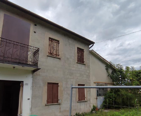 RIF. A.A.652-241

Vendesi all'asta - abitazione rurale con terreno in data 16 aprile 2026

Descri...