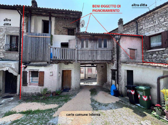 RIF. A.A.385-24

Vendesi all'asta - porzione di fabbricato su 3 livelli in data 16 aprile 2026

D...