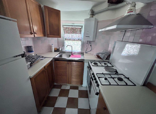 RIF. A.A.385-24

Vendesi all'asta - porzione di fabbricato su 3 livelli in data 16 aprile 2026

D...