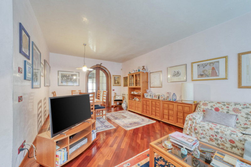 PADOVA - ZONA FACCIOLATI Nel cuore di una delle zone più ricercate della città, proponiamo in ven...