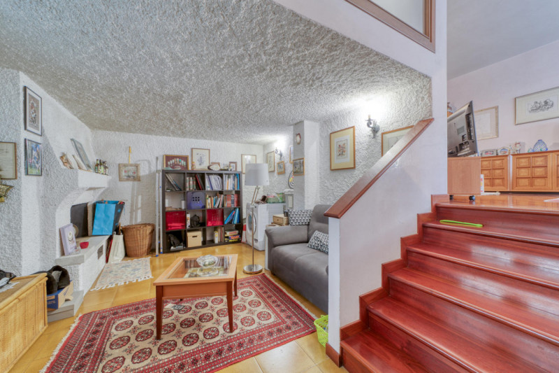 PADOVA - ZONA FACCIOLATI Nel cuore di una delle zone più ricercate della città, proponiamo in ven...