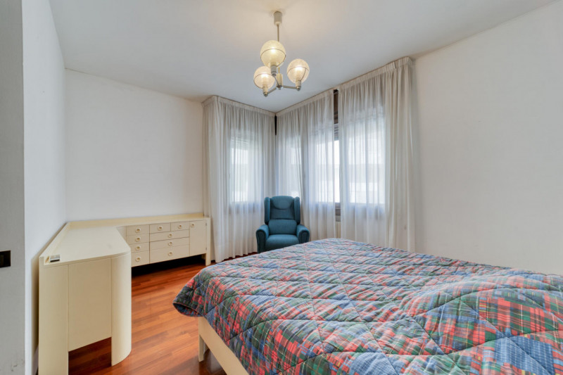 PADOVA - ZONA FACCIOLATI Nel cuore di una delle zone più ricercate della città, proponiamo in ven...