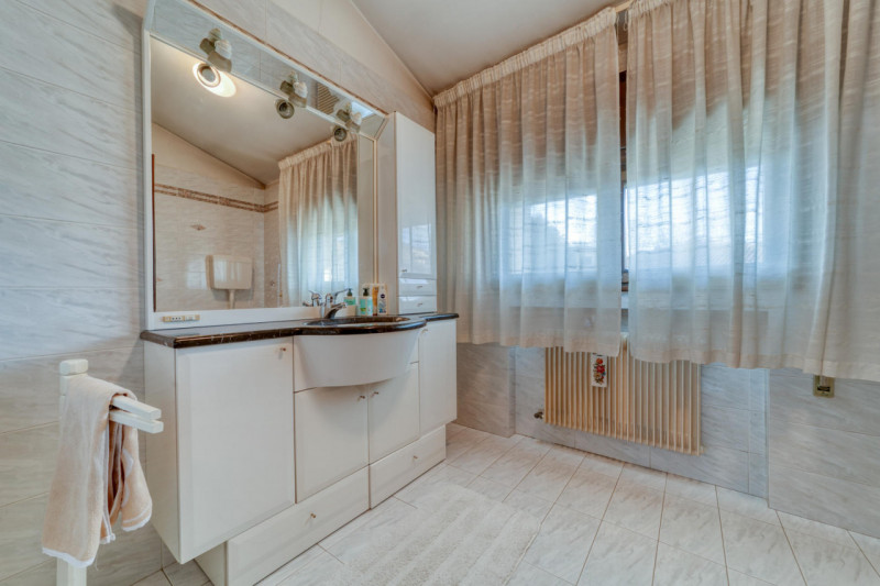 PADOVA - ZONA FACCIOLATI Nel cuore di una delle zone più ricercate della città, proponiamo in ven...