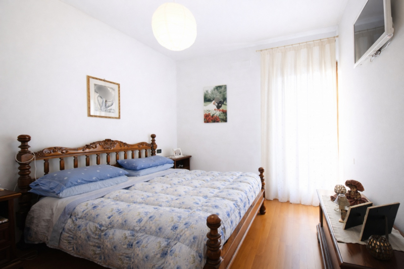 Nella tranquilla e ricercata frazione di Cresole, proponiamo in vendita grazioso appartamento bic...