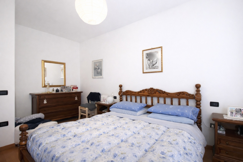 Nella tranquilla e ricercata frazione di Cresole, proponiamo in vendita grazioso appartamento bic...