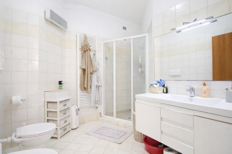 Nella tranquilla e ricercata frazione di Cresole, proponiamo in vendita grazioso appartamento bic...