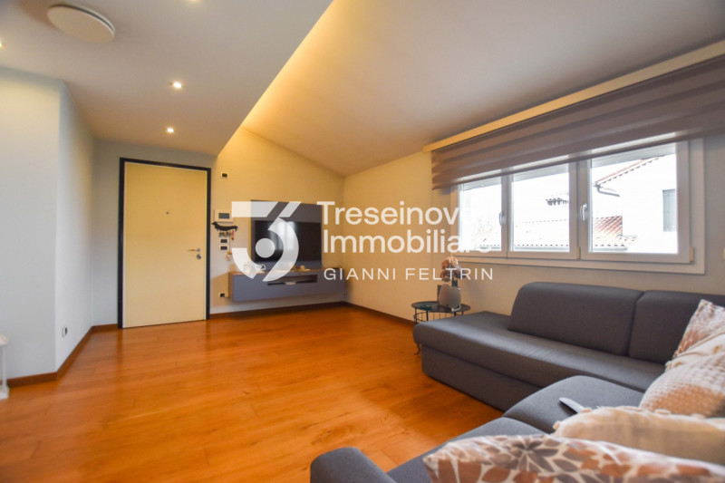 (Per INFO Feltrin Simone 3427586513) Appartamento al primo piano con ingresso indipendente a Istr...