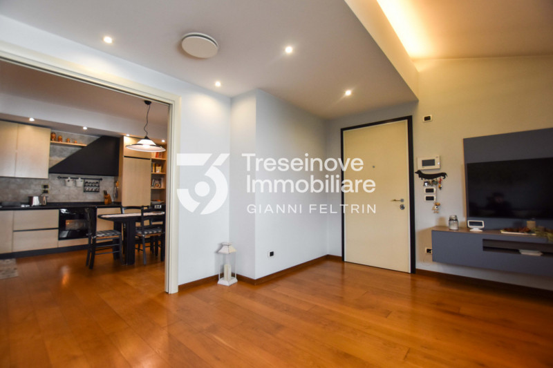 (Per INFO Feltrin Simone 3427586513) Appartamento al primo piano con ingresso indipendente a Istr...