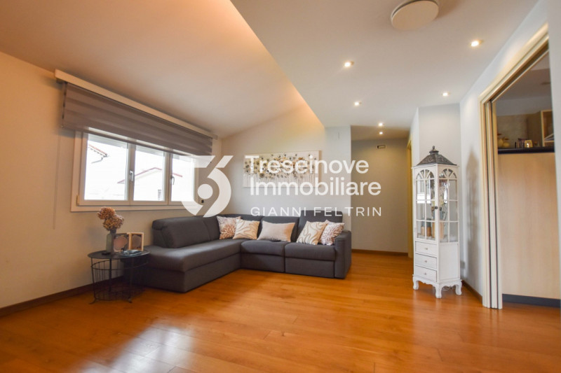 (Per INFO Feltrin Simone 3427586513) Appartamento al primo piano con ingresso indipendente a Istr...