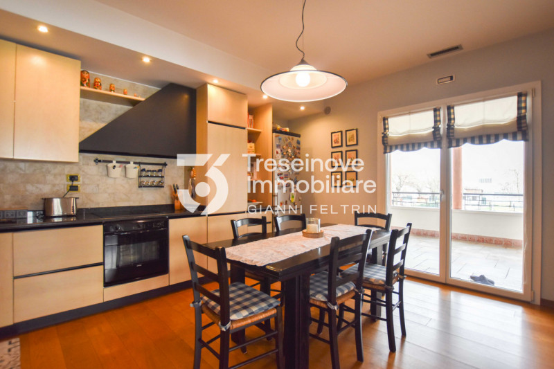 (Per INFO Feltrin Simone 3427586513) Appartamento al primo piano con ingresso indipendente a Istr...