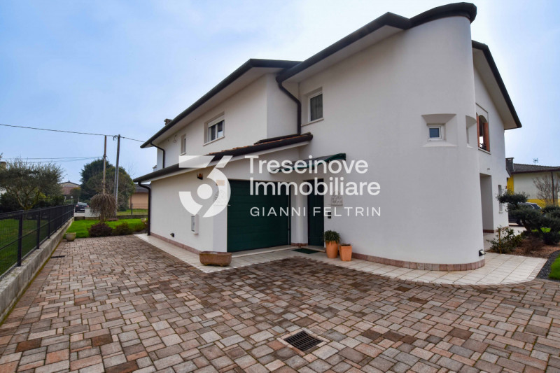 (Per INFO Feltrin Simone 3427586513) Appartamento al primo piano con ingresso indipendente a Istr...