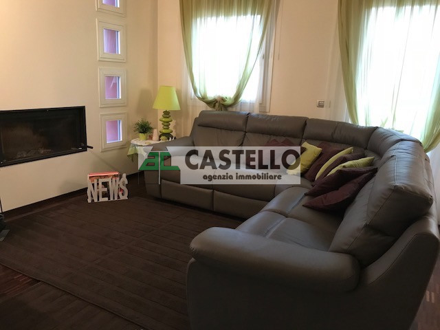 Noventa Padovana proponiamo in esclusiva interessante porzione di bifamiliare con finiture di pre...