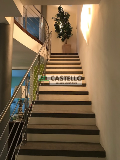 Noventa Padovana proponiamo in esclusiva interessante porzione di bifamiliare con finiture di pre...