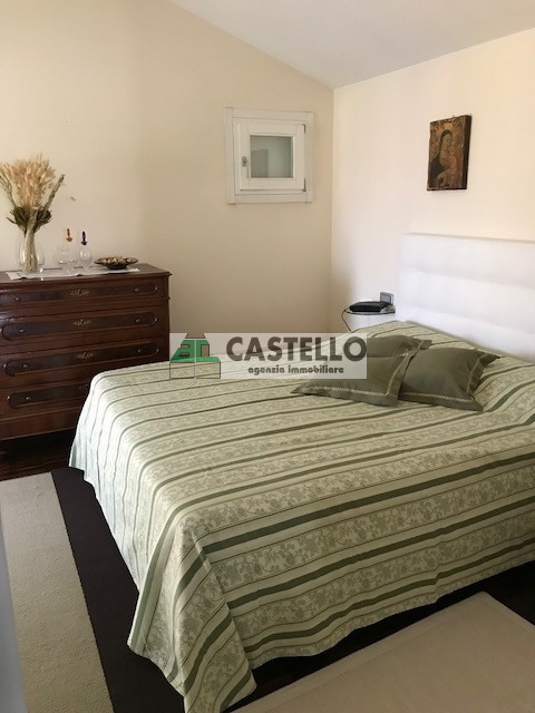 Noventa Padovana proponiamo in esclusiva interessante porzione di bifamiliare con finiture di pre...