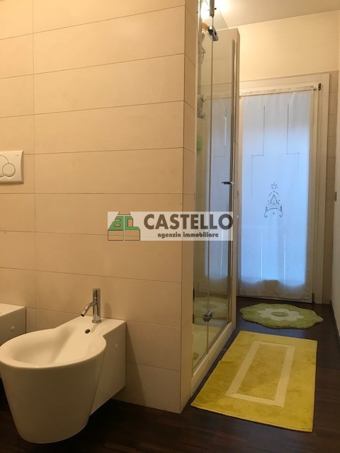 Noventa Padovana proponiamo in esclusiva interessante porzione di bifamiliare con finiture di pre...